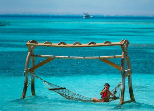 Orange Bay ou Paradise Island : quelle île choisir ? Le comparatif complet pour votre séjour à Hurghada