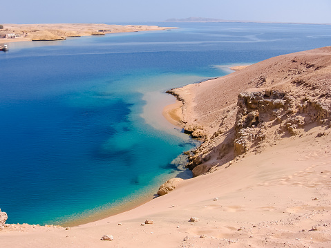 Les couleurs de l’Égypte : un voyage entre bleu, or et sable
